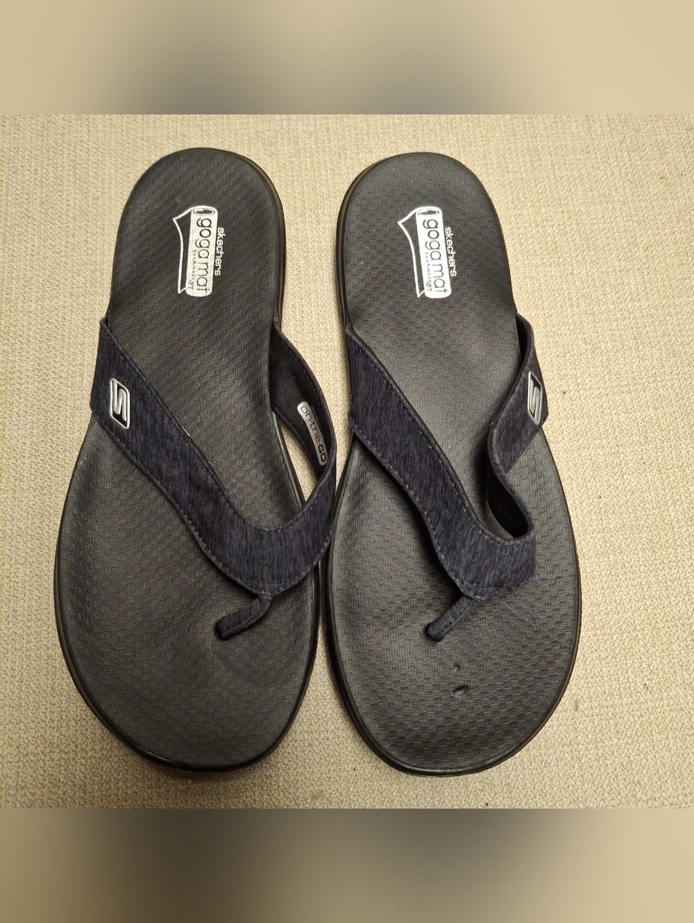 New Skechers Goga Mat On The Go Flip Flops Charcoal Black Size 9